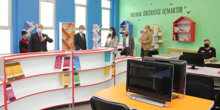 Vali Yıldırım, ÇOSB Ortaokulu’nda Z Kütüphane açılışına katıldı