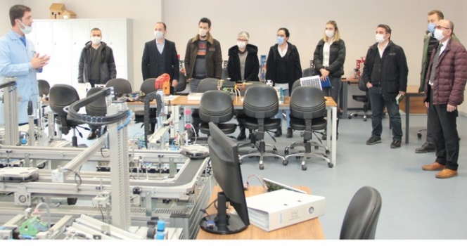 ÇOSB-Endüstri 4.0 Laboratuvarını 15 farklı OSB yöneticisi inceledi