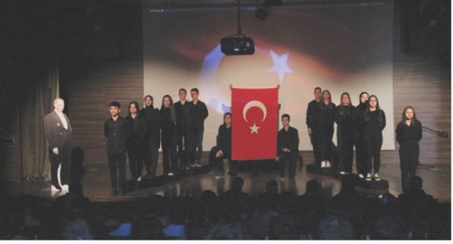 Özel ÇOSB Mesleki ve Teknik Anadolu Lisesi öğrencileri ayakta alkışlandı
