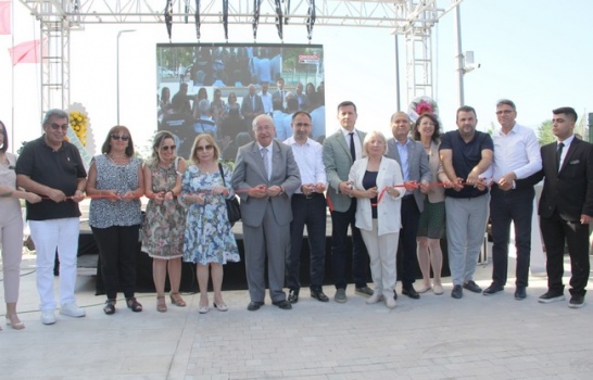 Sarbak Metal-Andon Arakelyan Kent Kütüphanesine görkemli açılış