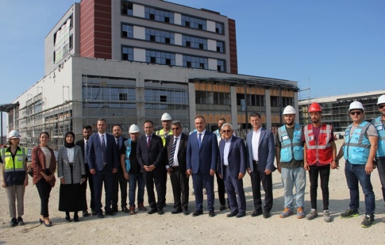Vali Soytürk yapımı süren ÇOSB Kapaklı Devlet Hastanesi’ni ziyaret etti