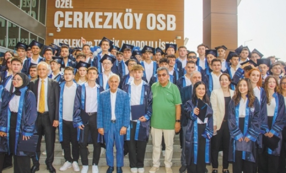 Özel ÇOSB Mesleki ve Teknik Anadolu Lisesi’nde mezuniyet heyecanı