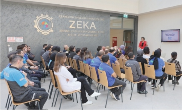 ZEKA’da özel bireylere ve ailelerine Sağlıklı Beslenme Semineri verildi