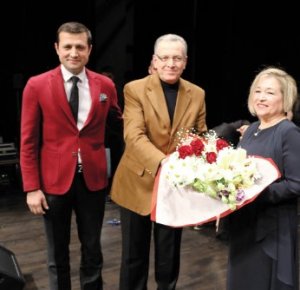 Çerkezköy Belediyesi Türk Müziği Korosu ilk konserini ÇOSB Salonunda verdi