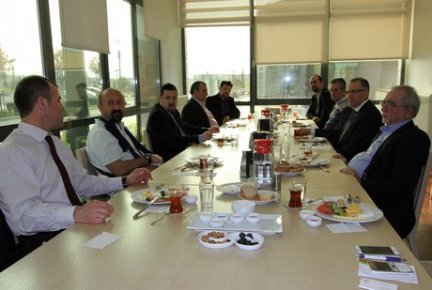 ÇOSB Kahvaltı Buluşmalarına tekstil sektörü temsilcileri katıldı