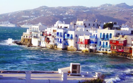  Özgürlük rüzgarıyla çılgınca dans eden sosyetik ada; MİKONOS