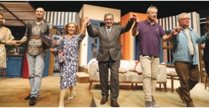 ÇOSB'de Tiyatro Şöleni: Annem Hep Derdi Ki!
