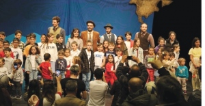 23 Nisan Ulusal Egemenlik ve Çocuk Bayramı coşkusu tiyatroyla yaşandı